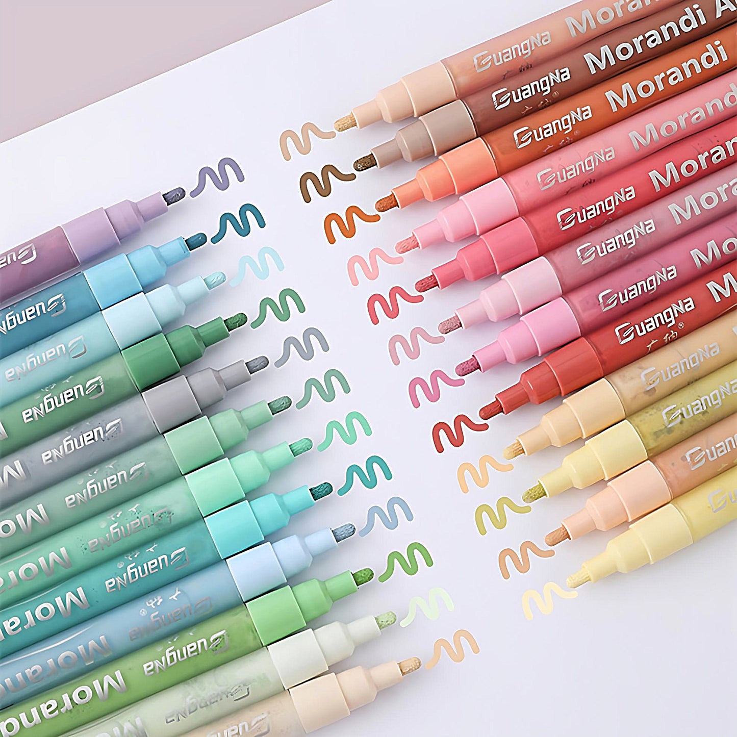 different colors of GuangNa paint markers